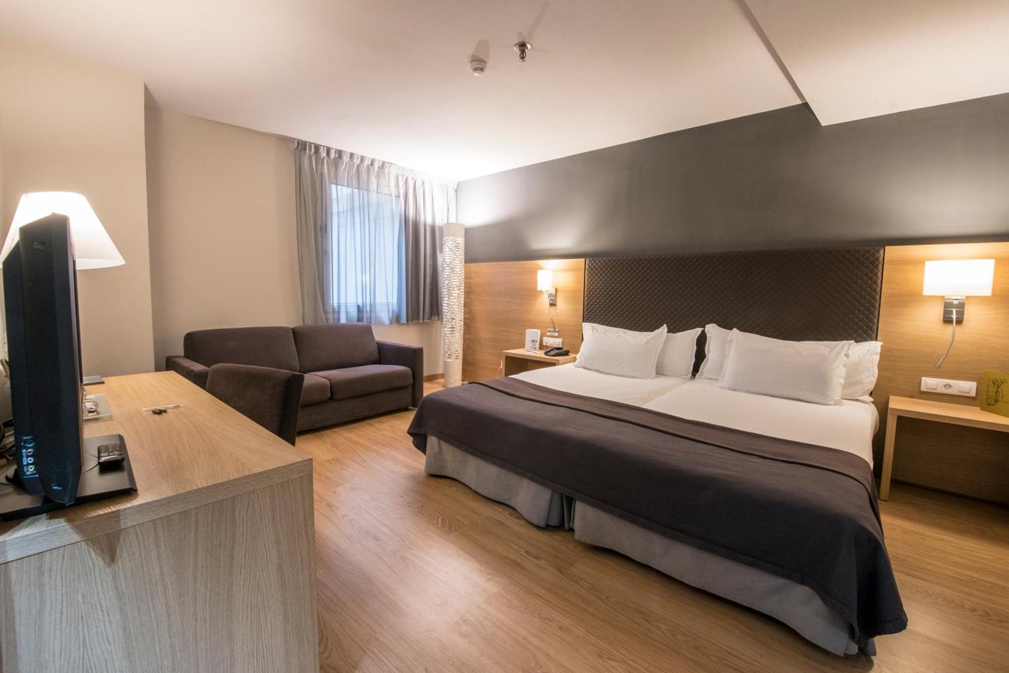 Standard Doppel-/Zweibettzimmer mit Zustellbett